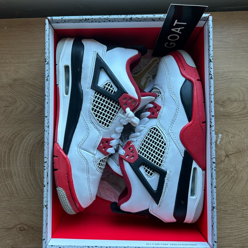 Air Jordan 4 Retro